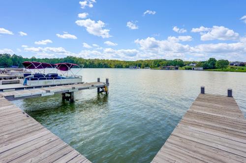 Livingston House | 5 Mi to Lake Anna State Park Modern Family Home!