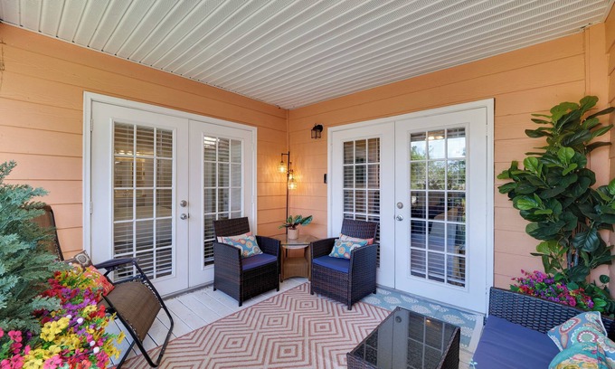 West Kissimmee Condo | 5 Mi to WDW: Resort-Style Condo w/Pool Access
