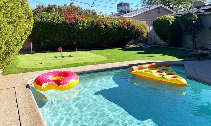 Cavalier Vista House | 5 min to Old Town, HEATED Pool, Master Suite, Shuffleboard and Mini Golf!