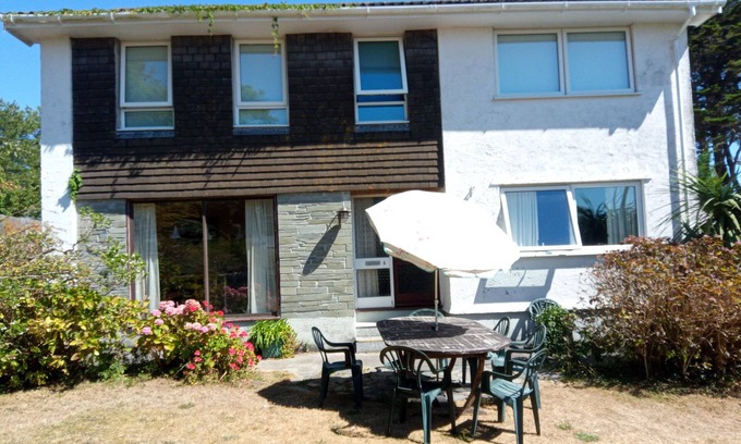 Rock House | 5 Mins From Beach, House in Rock, Cornwall With Sauna and Garden