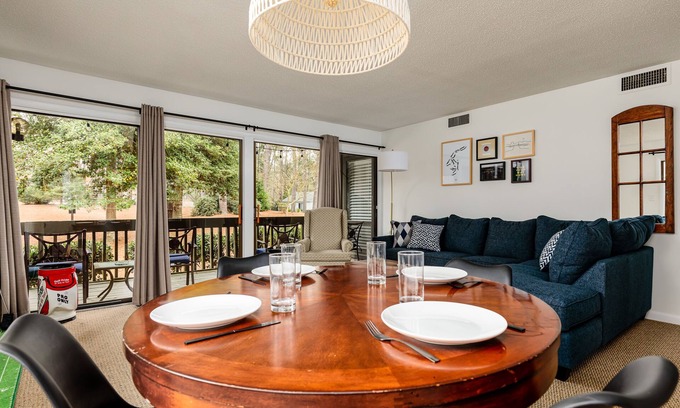 Pinehurst Condo | 5 minute walk to Pinehurst Resort - Perfect 2BR Condo for buddies golf trip