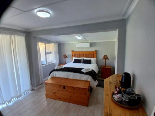 Baardskeerdersbos Bed & Breakfast | 5 on Church Self Catering