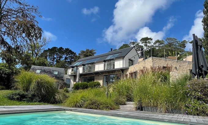 Morgat Villa | 5* property, pool, spa, panoramic view over bay, very close to beach