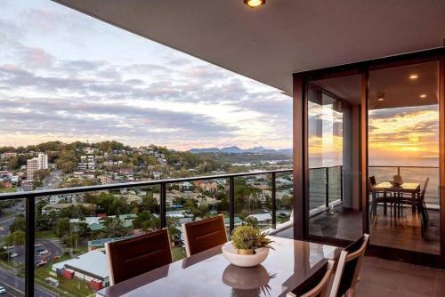 Burleigh Heads Apartment | 5 Star Beachfront Sky Home in Prime Location
