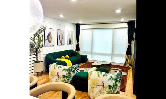 Newark House | 5 Star Luxurious 3 Bedroom Duplex Unit, Sleeps 8 people and 2 and half bath