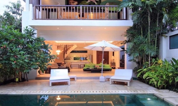 Batubelig Villa | 5 Star Villa Holidays is proud to present Bali Villa 2132