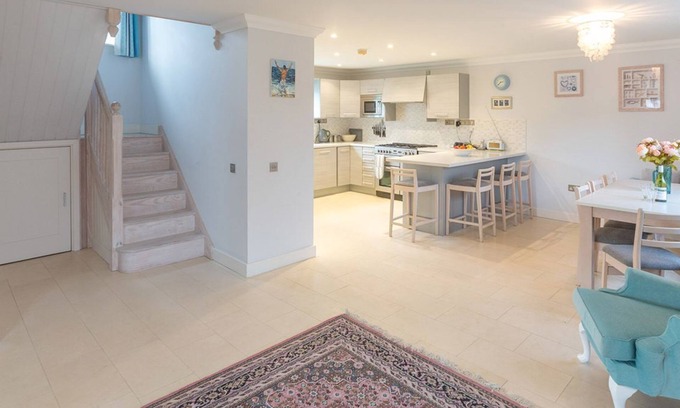 Thorpeness Cottage | 5 The Sanctuary in Thorpeness, Close to the famous boating lake and the beach - Aldeburgh Coastal Co