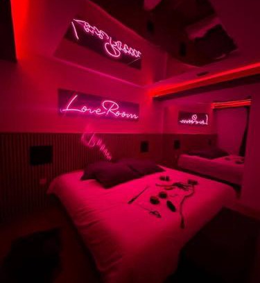 Guebwiller Apartment | 50 nuances de rouge