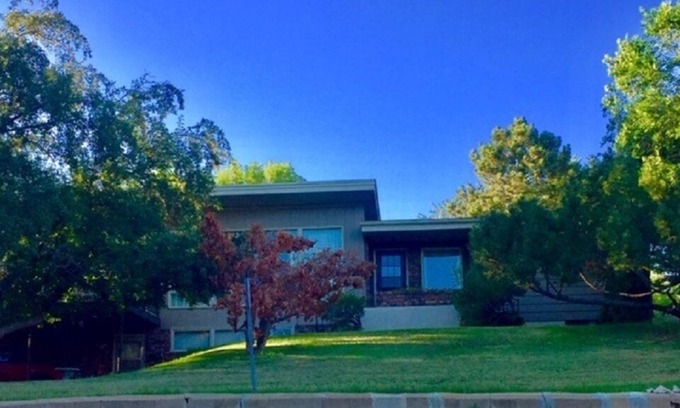 Minot House | 50's vintage custom built family home