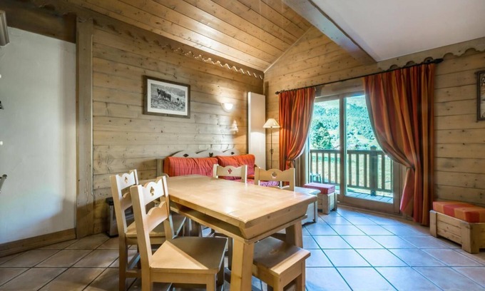 Les Belleville Apartment | 50m from ski slopes, 1st floor, view ski slopes, fitness, swimming pool, sauna, hammam, balcony, tv