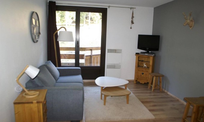 Prapoutel Apartment | 50m from ski slopes, balcony, parking, tv, ski locker, 28m², Les 7 Laux