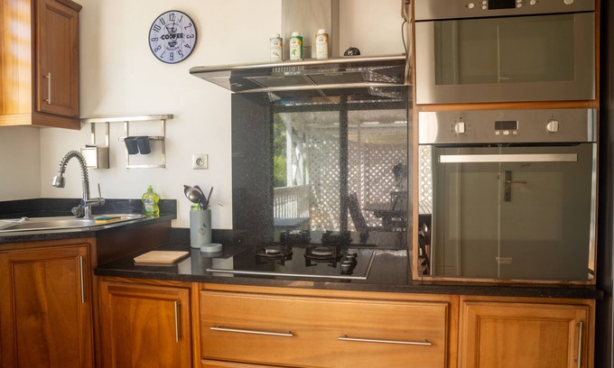 L'Ermitage-les-Bains Apartment | 50m from the beach! Apartment Quiet and secure residence.