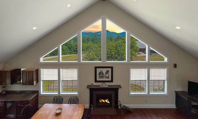 North Conway House | 52-2 Locust Lane | Views, Pool, Hot Tub, 6 Bedroom
