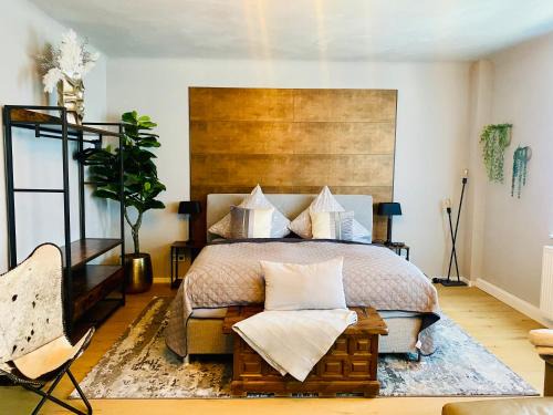 Geisenkopf Apartment | 55 qm Apartment mit Whirlpool Saarbrücker Uni Nähe