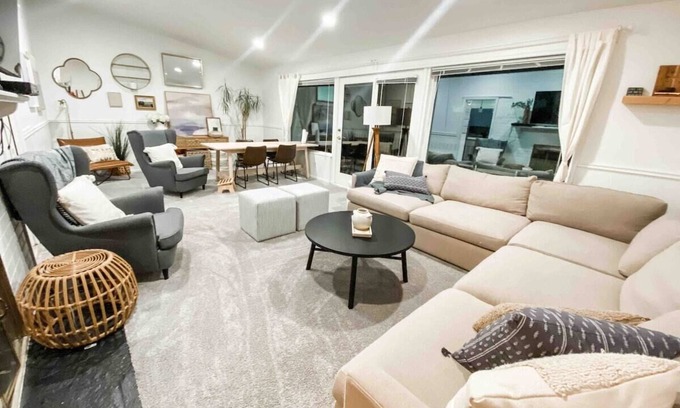 Bridle Trails House | 5645 116th Ave NE Kirkland Whole House · Family & Group Paradise Kirkland/Bridal