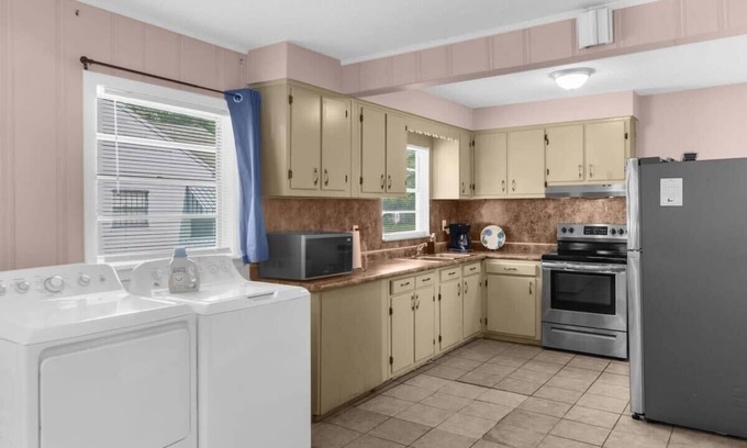 Shannon House | 57th Blushing Bungalow