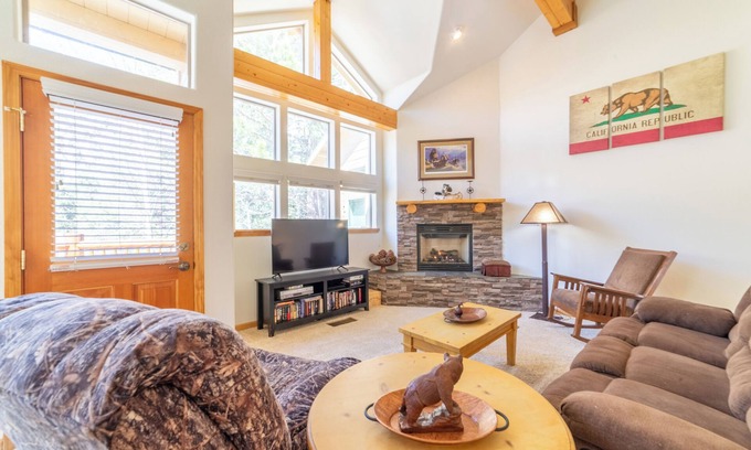 June Lake House | 593 June Lake Townhouse W/Stunning Views