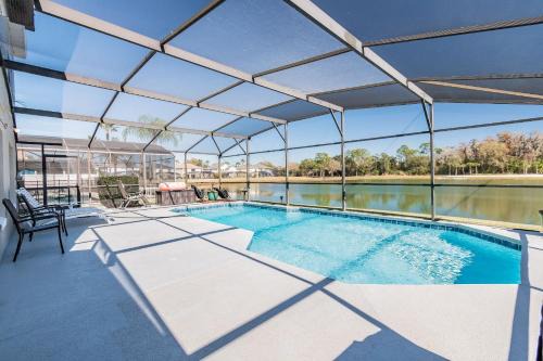 Lake Berkley Villa | 5B/3B Lake View Private Pool
