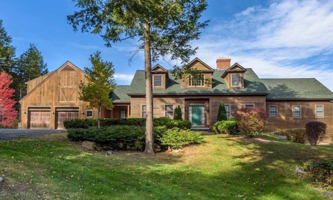 Quechee House | 5BD, 4BT With Stunning Mountain Views, Wet Bar And Game Room