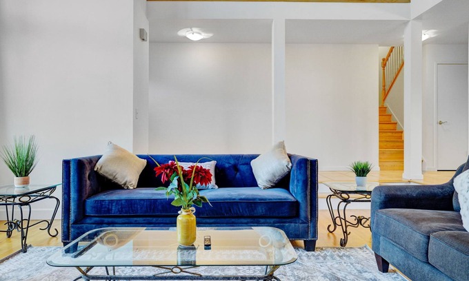 San Rafael House | 5BD San Rafael Retreat w/Billiards, BBQ, & Views