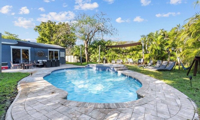 Dania Beach House | 5Bed 4Bath with Pool at Hollywood/Dania Beach