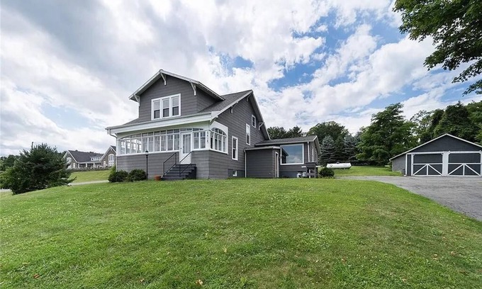 Dundee Other | 5BR Farmhouse Fall Escape on Seneca Lake Wine Trail
