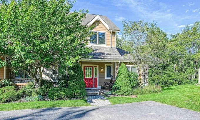 McHenry House | 5BR | Fireplace | Deck | Game Room