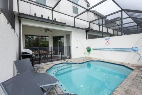 Davenport House | 5BR Getaway with Pool Arcade Games and Resort Access