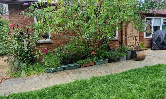 Ashford Bed & Breakfast | 5mins from Designer outlet, Self check in room with private entrance, ensuite