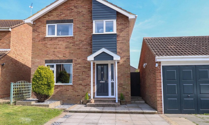 Great Yarmouth Cottage | 6 BARLEYCROFT, family friendly, character holiday cottage in Hemsby