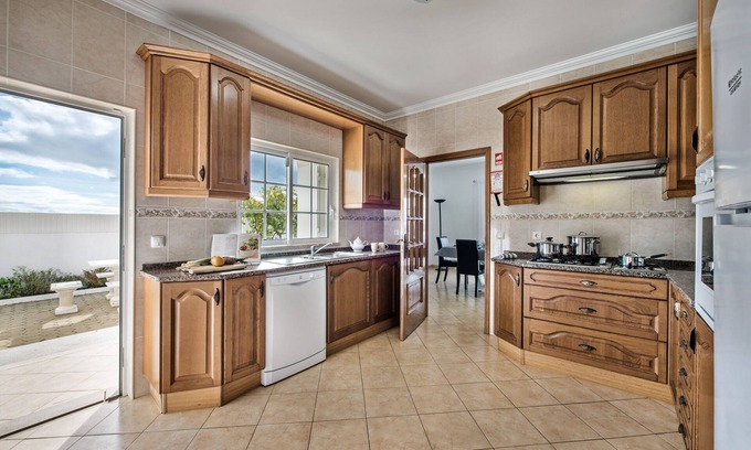 Cerro de Aguia House | 6 bed room Albufeira With all that you *HEATED POOL*when required