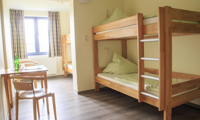 Arnsberg Apartment | 6-bed room with shower/WC