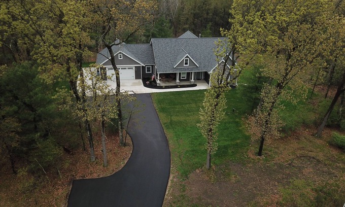 Wisconsin Dells House | 6-bedroom, 4-bathroom home on 5 acres in Wisconsin Dells