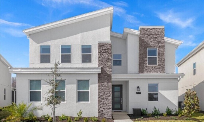 Kissimmee House | 6 Bedroom/6 Bathroom Storey Lake (2972 PL)