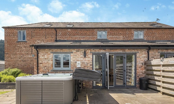 Trevor Cottage | 6 bedroom accommodation in Trevor, near Llangollen