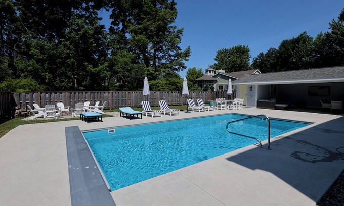 South Haven House | 6-bedroom vacation home just a 5-minute walk to Lake Michigan