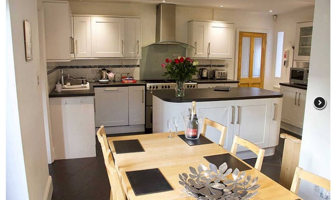 Bootham House | 6 Bedroomed City Detached House (with Parking & Garden)