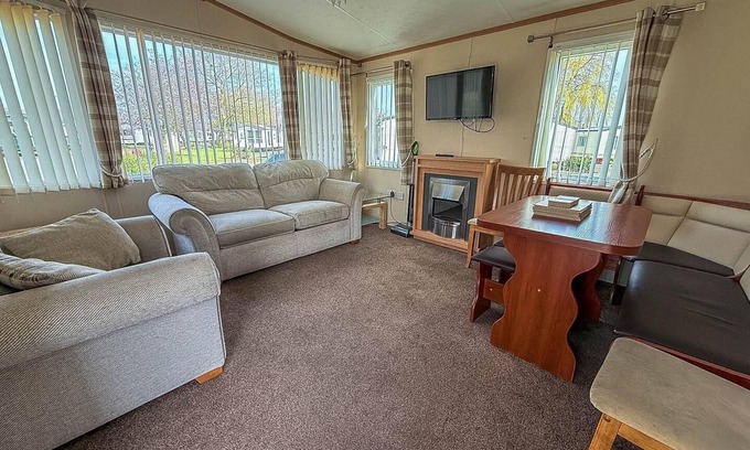 Skegness House | 6 berth, wheelchair adapted caravan at Southview Holiday Park ref 33084S