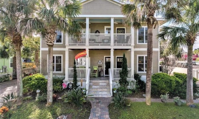 Downtown Historic District House | 6 BR/4BA (2 X 3/2 Apartments) in Historic St. Aug.