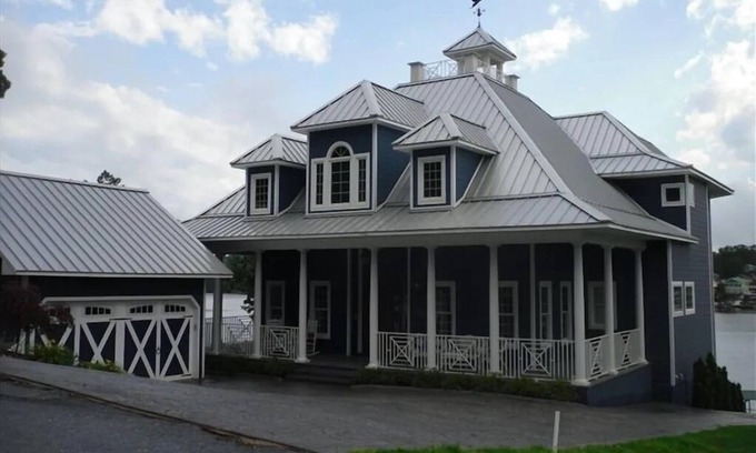 Mid America House | 6 Br, 7 bath, sleeps 12