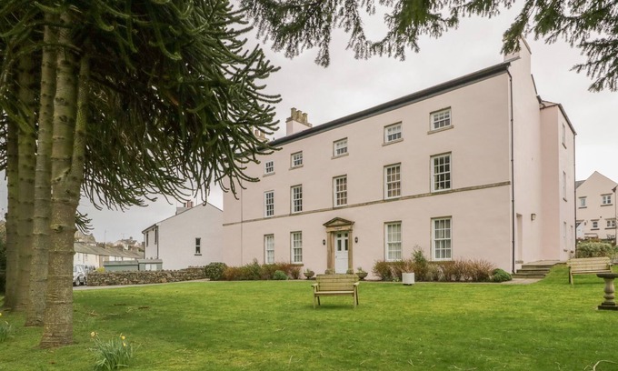 Cark Apartment | 6 CARK HOUSE, family friendly in Cark In Cartmel