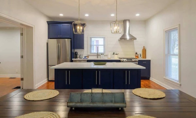 Three Oaks Apartment | 6-Guest Apt Steps to Journeyman & Downtown 3 Oaks!