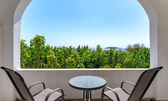 Kipri House | 6 Kypri Seaview Perasma Studio