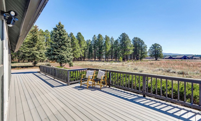 Fort Valley Cabin | 6 Mi to Arizona Snowbowl: Forest-View Sanctuary!