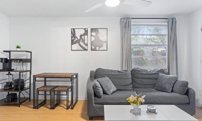 Northeast Tampa Apartment | 6 Miles from Downtown Tampa