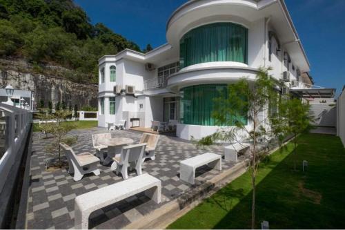 Tanjung Bungah Villa | 6, Persiaran Tanjung Bunga 3