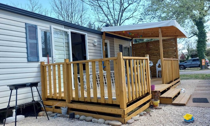 La Roque-d'Antheron House | 6-person air-conditioned mobile home, at the foot of the Lubéron, 4* domaine des Iscles campsite