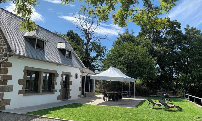 Epiniac House | 6-person house with lake between Mont St Michel, St Malo, Cancale, Rennes.