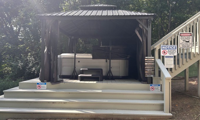 South Bend House | 60% Discount ! Waterfront 2 Bedrm Suite w/3 HD Smart TVs 86" w/2 Xboxes