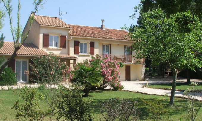 Sarrians Apartment | 61m² apartment, 3-star rating, air-conditioned, in the countryside, large plot, quiet location